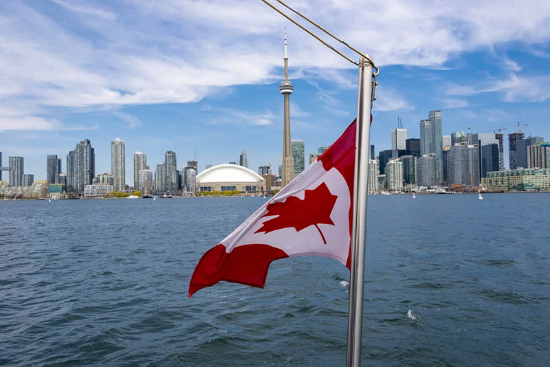 What is the Canadian Vessel Registry